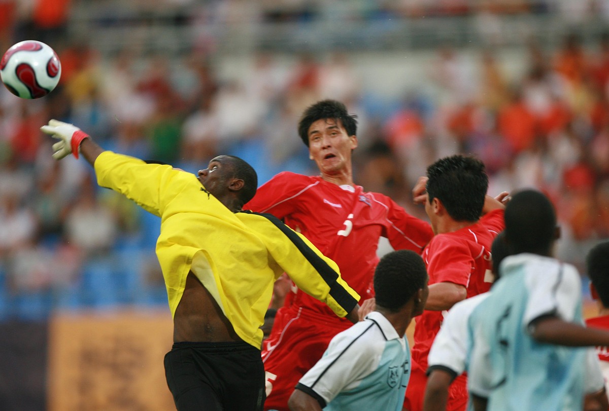 国足全力备战国际高峰赛，奋勇加冠军之梦的简单介绍