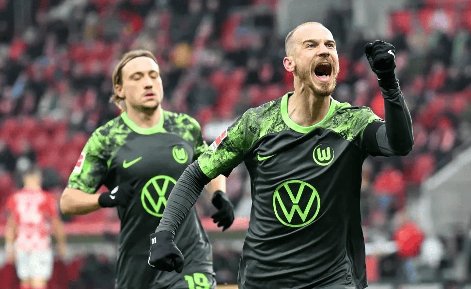 沃尔夫斯堡主场大胜，挑战德甲霸主地位的简单介绍